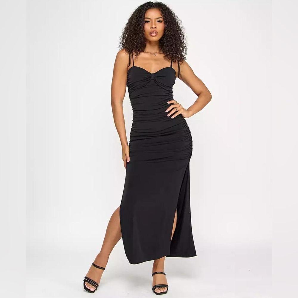 Emerald Sundae Juniors' Sweetheart-Neck Ruched Black Gown